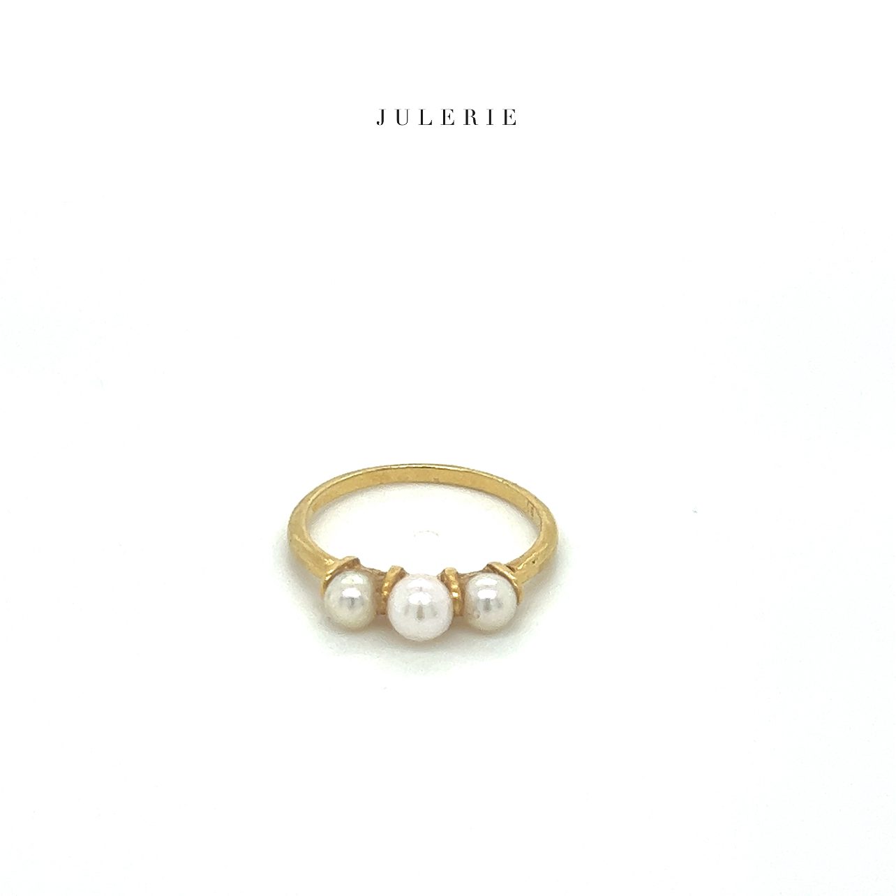 PEARL TRILOGY RING