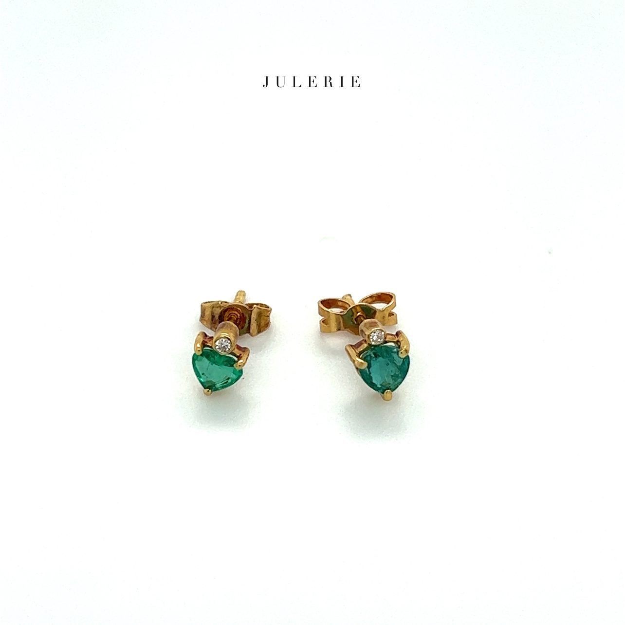 EMERALD HEART STUDS