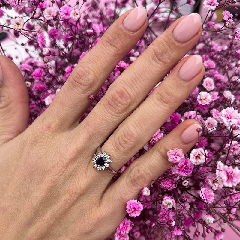 SAPPHIRE DIANA MODEL WITH DIAMONDS