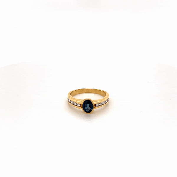 SAPPHIRE & DIAMOND  RING