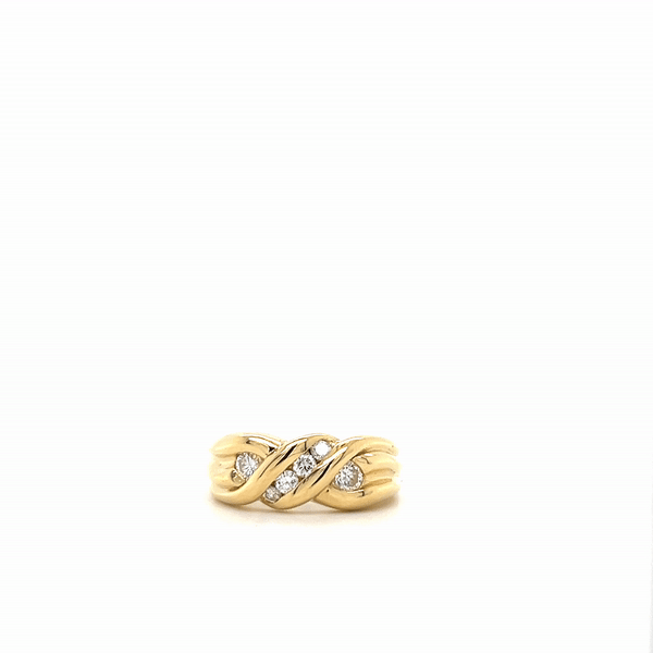DIAMOND GOLD RING