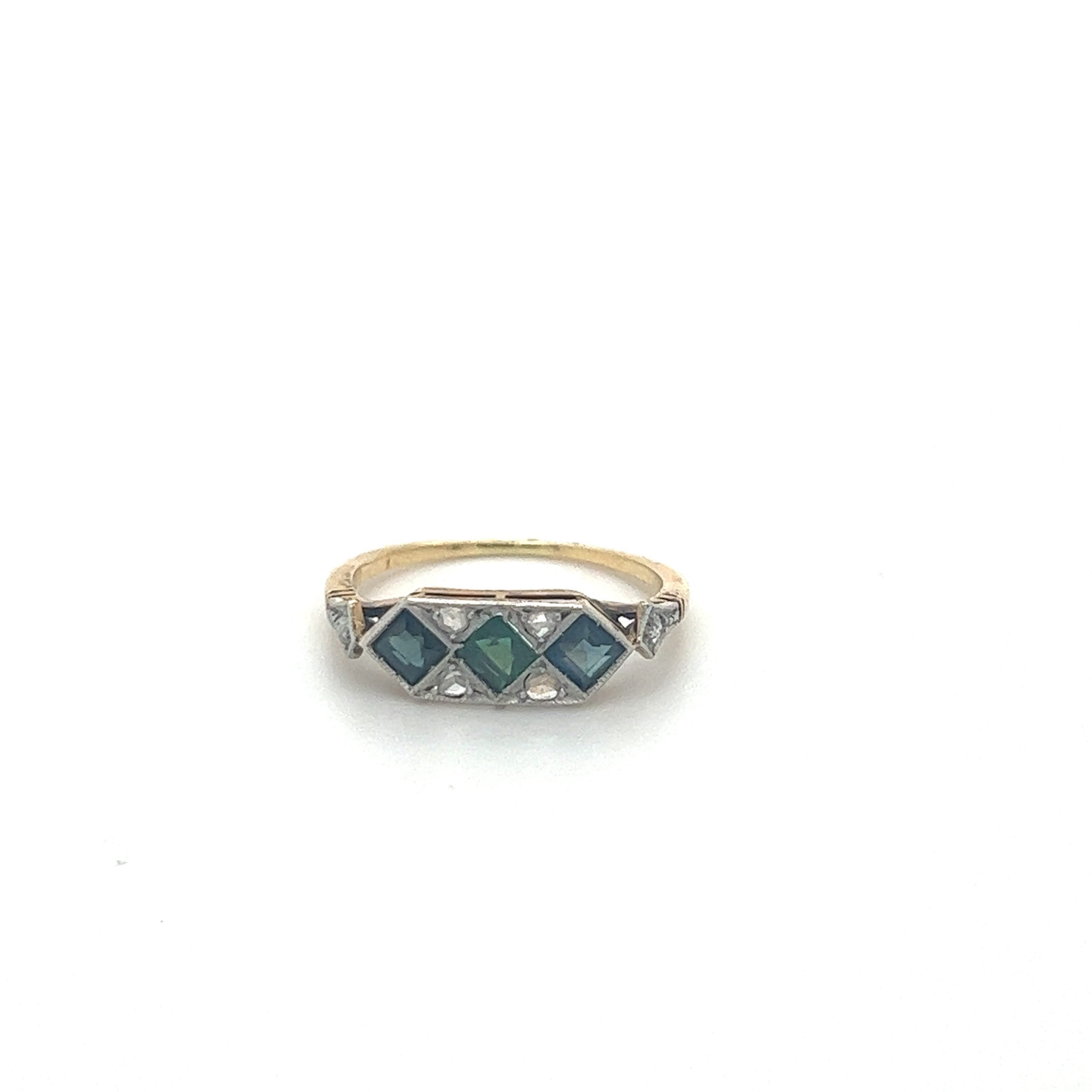 SAPPHIRE & EMERALD ANTIQUE RING