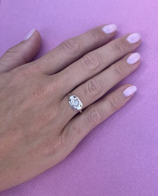 TWO-TONE ART DECO DIAMOND RING