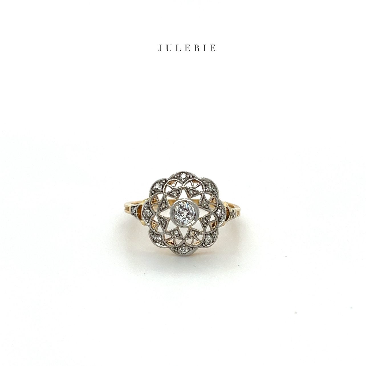 DIAMOND ANTIQUE RING