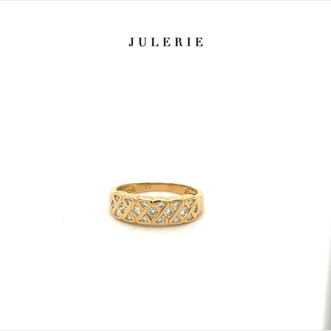 YELLOW GOLD WAFFLE DIAMOND RING